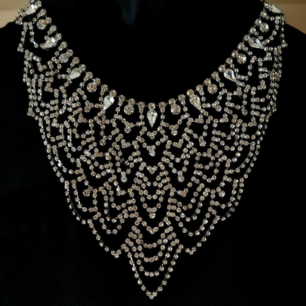 Silver Clear Crystal Rhinestone Necklace (NEW With Tags) NWT